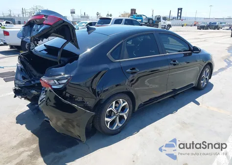 2021 Kia Forte Lxs z USA, uszkodzony, nr VIN 3KPF24ADXME342033